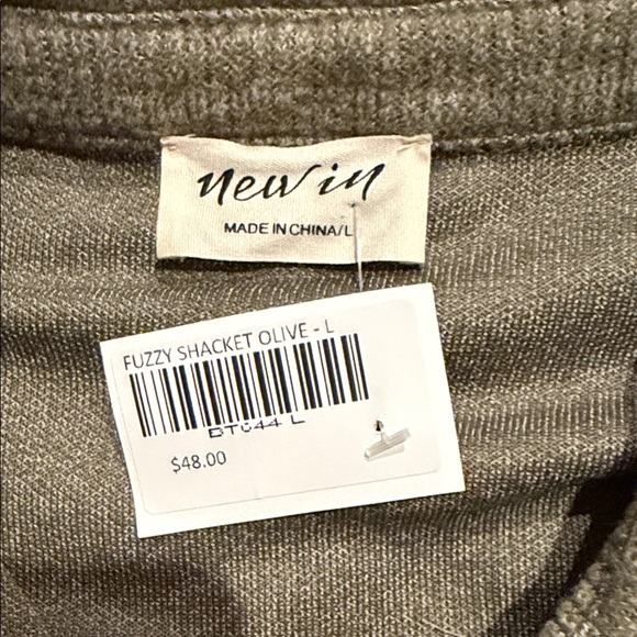 New In Ribbed Button-Up Overshirt in Olive large - Picture 5 of 13